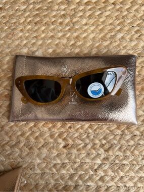I Sea sunglasses Astrid style